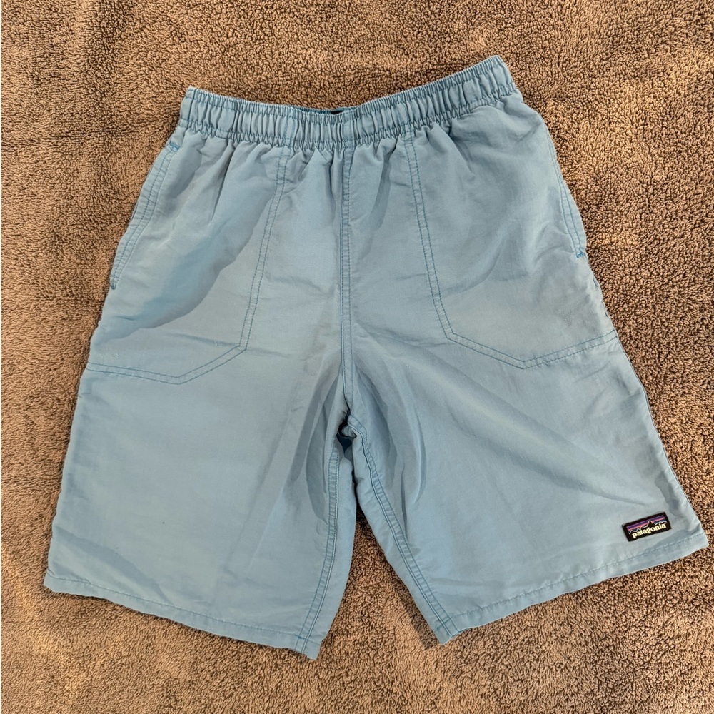 Patagonia boys 7” baggies, size L